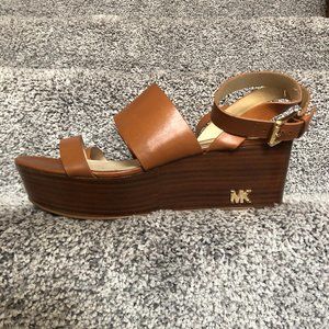 MICHAEL Micharl Kors platform sandals size 8.5